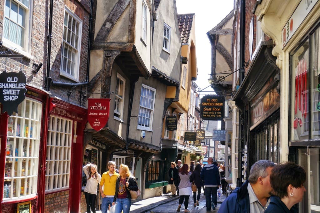 Why Buying Nicotine Pouches Online Beats Buying In-Store