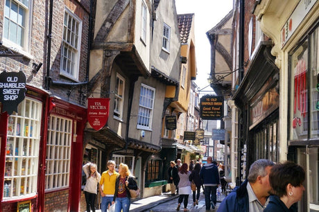 Why Buying Nicotine Pouches Online Beats Buying In-Store